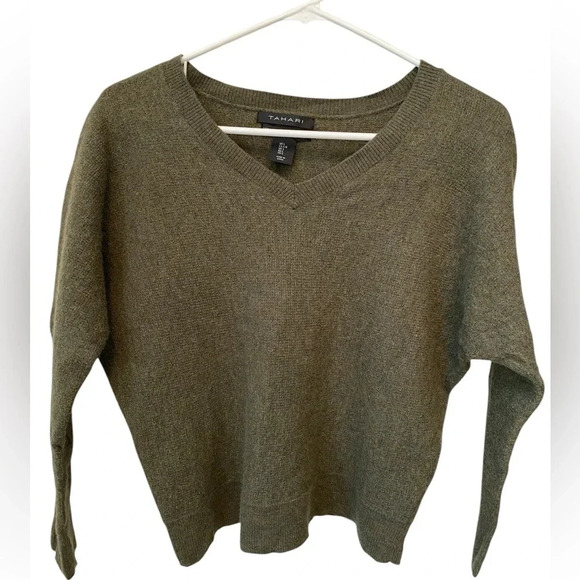 Tahari Forest Green Wool V-Neck Sweater Women’s Large Dark Academia Preppy - Picture 1 of 9